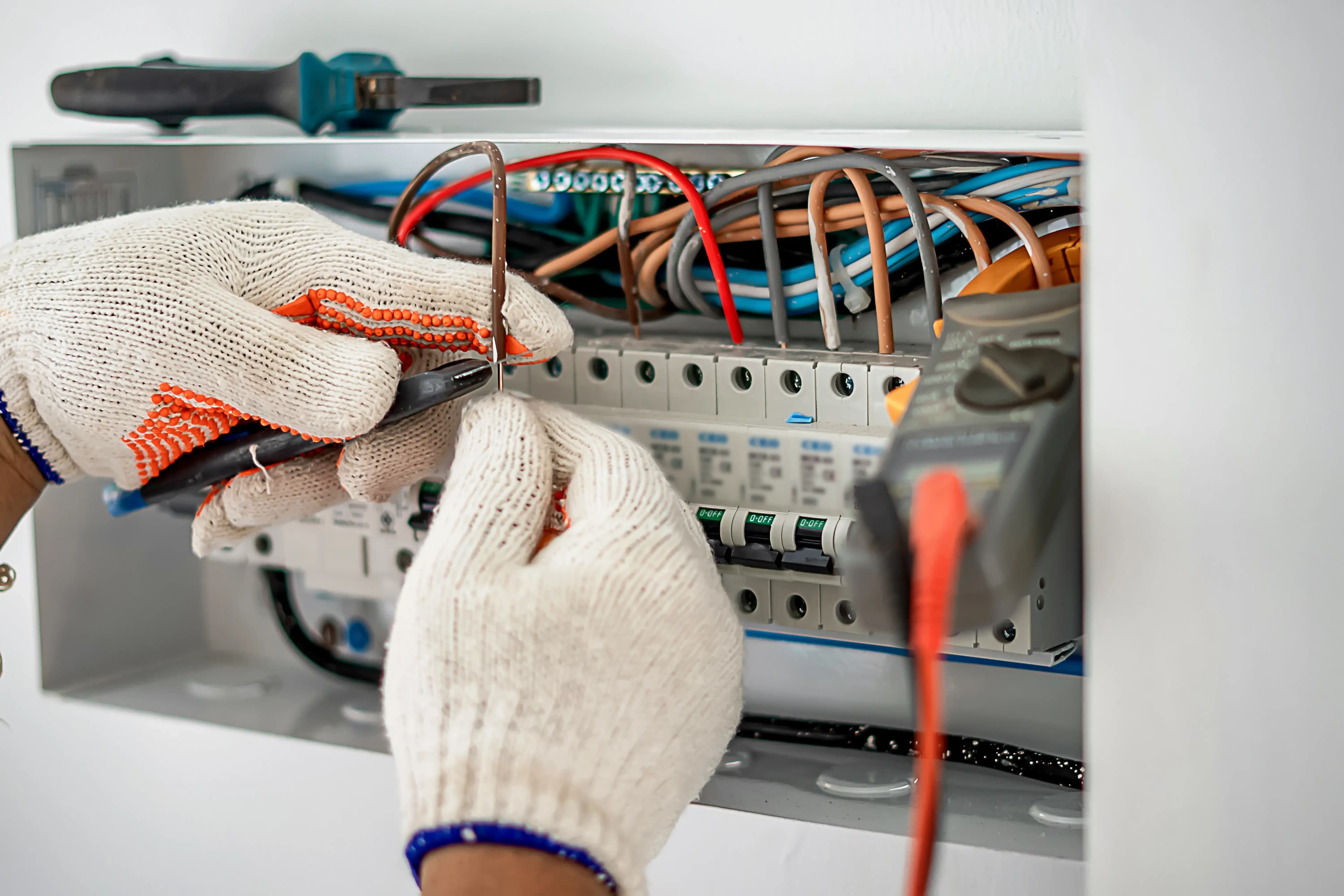 Verteilerbau und Bestückung in Wolfern für Altbau und Neubau